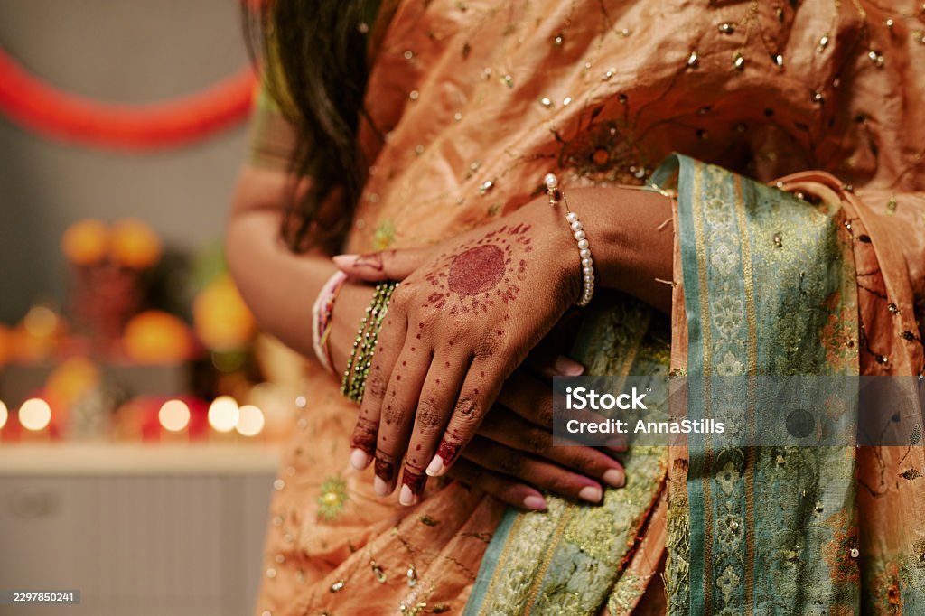 Celebrate Diwali with Beautiful Henna Designs | Sayeza
