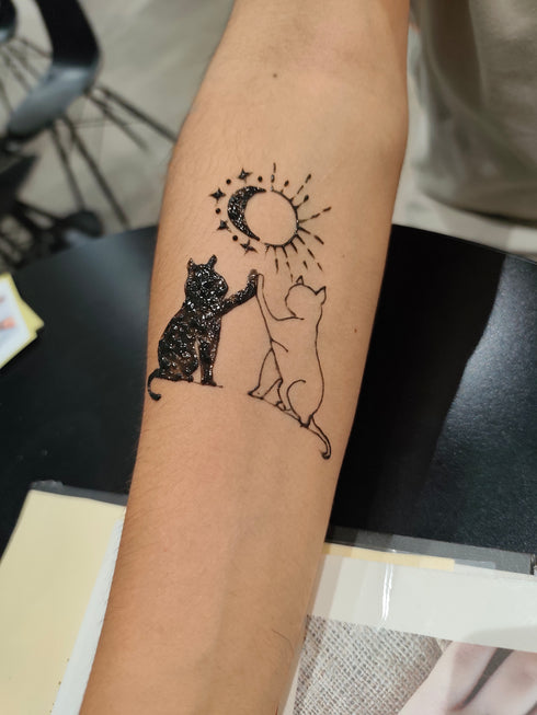 Book Online - Individual Hand Design