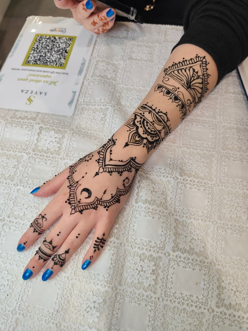 Book Online - Individual Hand Design
